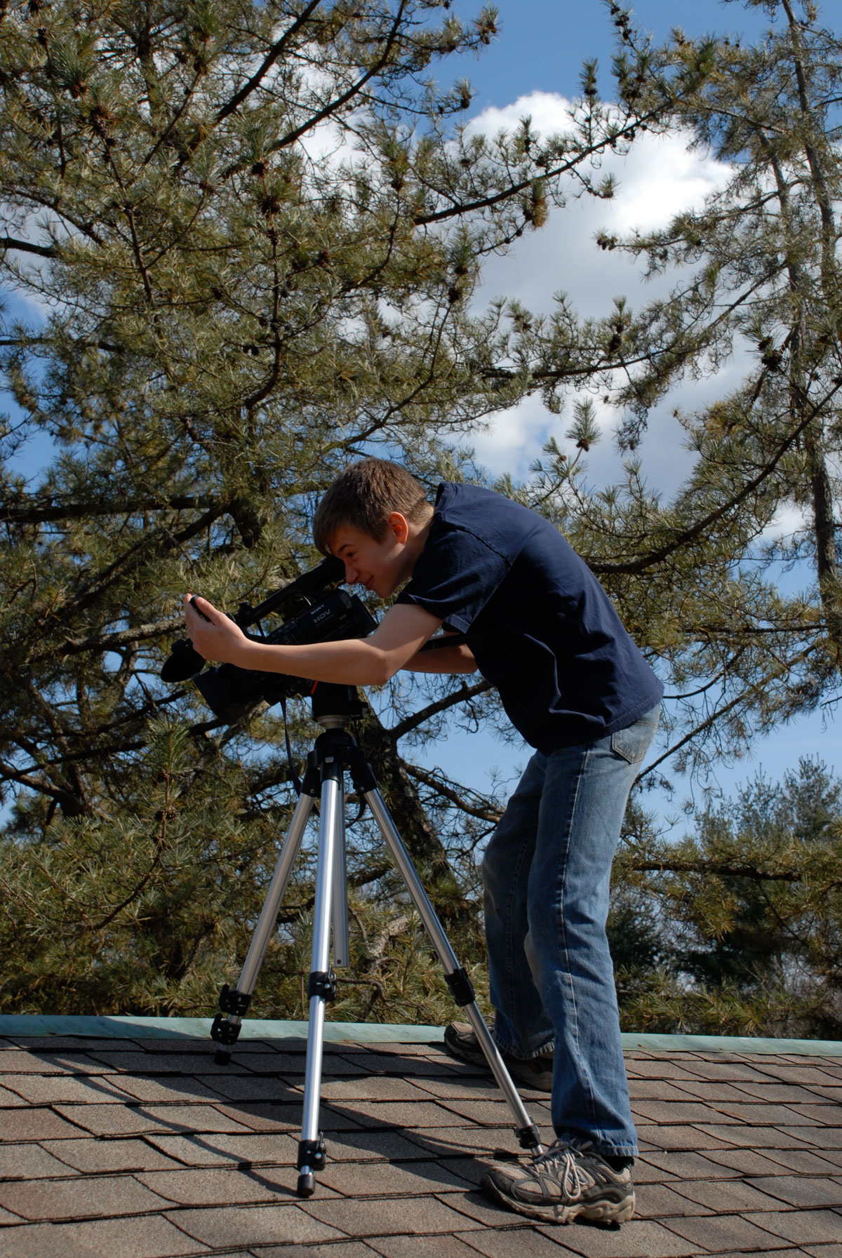 Sven Ferreira -Video camera on roof